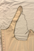 stays-inside-shoulder-strap